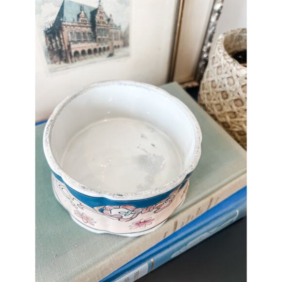 Toyo Trumpet Tapestry Flora Pottery Trinket Box - Picture 4 of 10